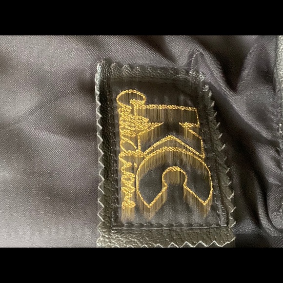 KC Collections - Picture 3 of 3